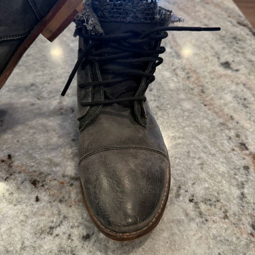 Free People 7.5-8/38 Vaughn Gray Leather Distressed Crochet Trim Combat Boots - Picture 2 of 10